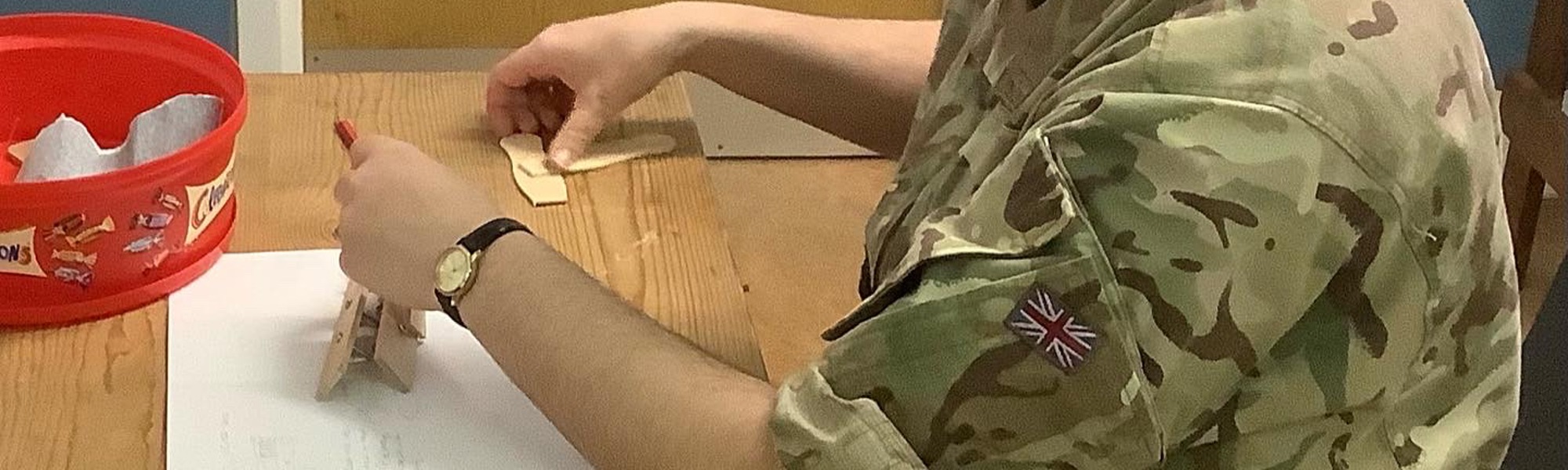 B6D65933 BB16 4B0F B006 5E1457DB3805